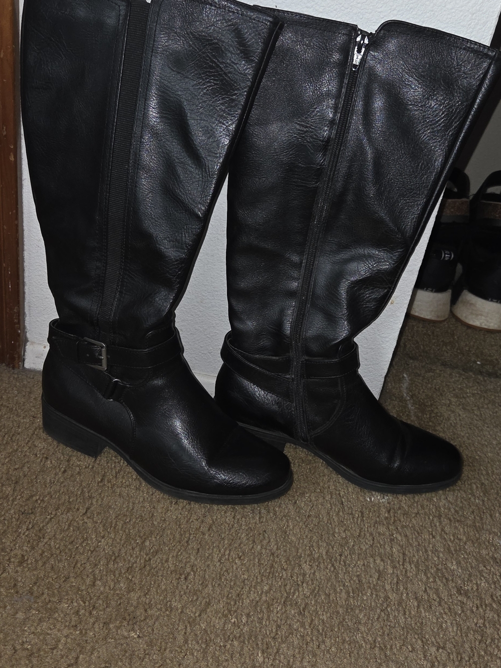 Classic Black Knee-High Riding Boots - Women's